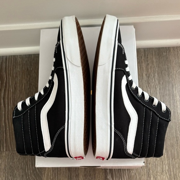 Vans Sk8-Hi Shoe High Top Sneaker - Picture 5 of 6